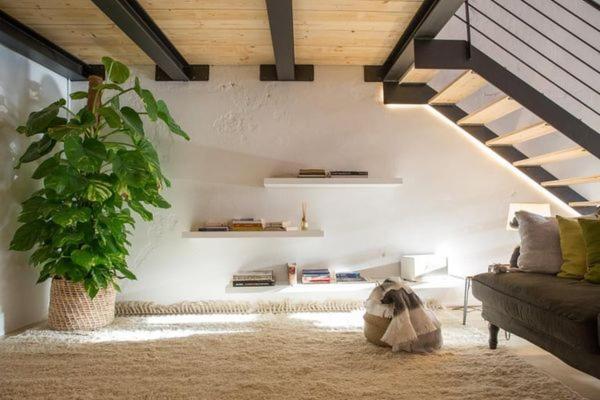 Industrial Loft In Front Of Santa Apolonia *