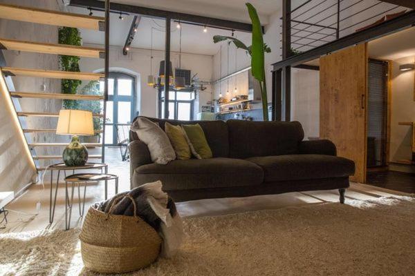 Apartment Industrial Loft In Front Of Santa Apolonia