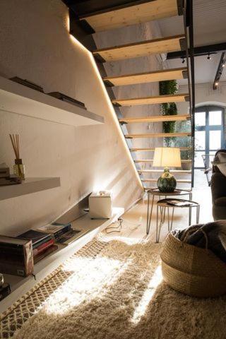Industrial Loft In Front Of Santa Apolonia Apartment *