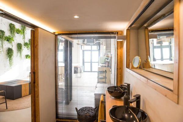 Industrial Loft In Front Of Santa Apolonia Apartment Lisbon