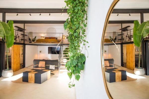 Industrial Loft In Front Of Santa Apolonia Lisbon